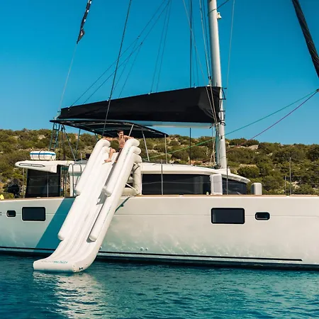 Catamaran Lagoon 450f- Private * Ágios Nikólaos