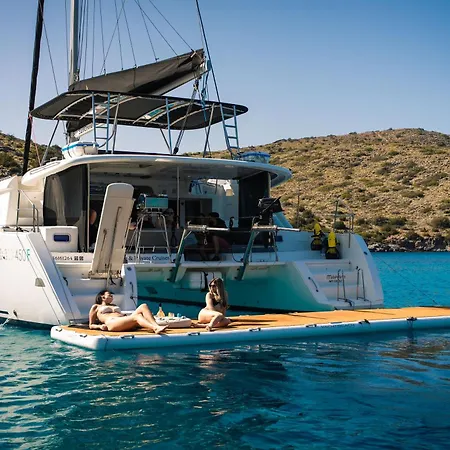 Botel Catamaran Lagoon 450f- Private Ágios Nikólaos